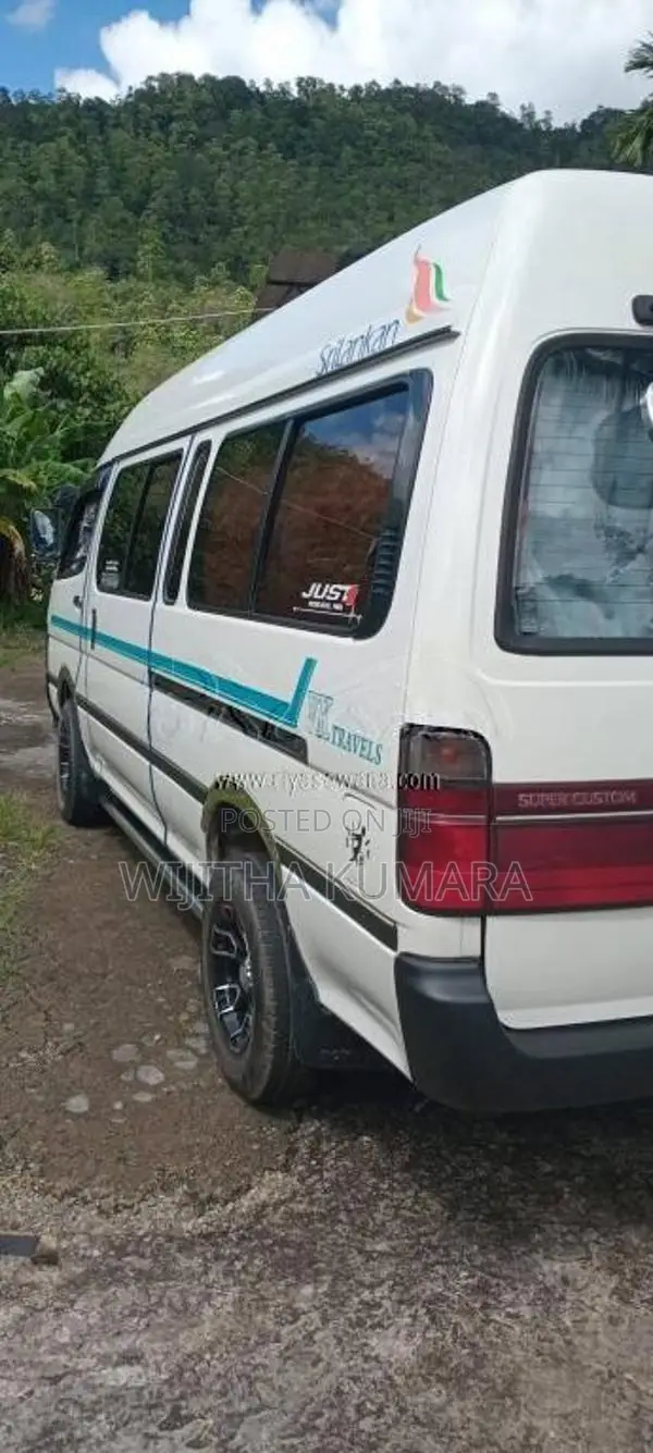 Toyota Dolphin High Roof 1998 Van (Used)