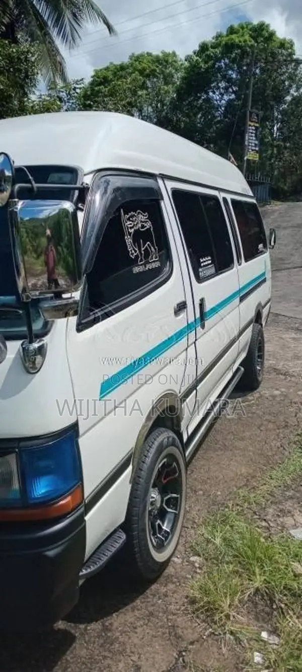 Toyota Dolphin High Roof 1998 Van (Used)