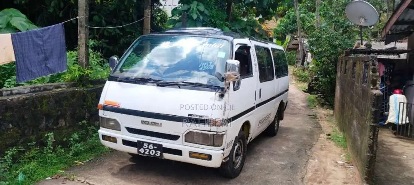Isuzu Fargo 1990 Van (Used)