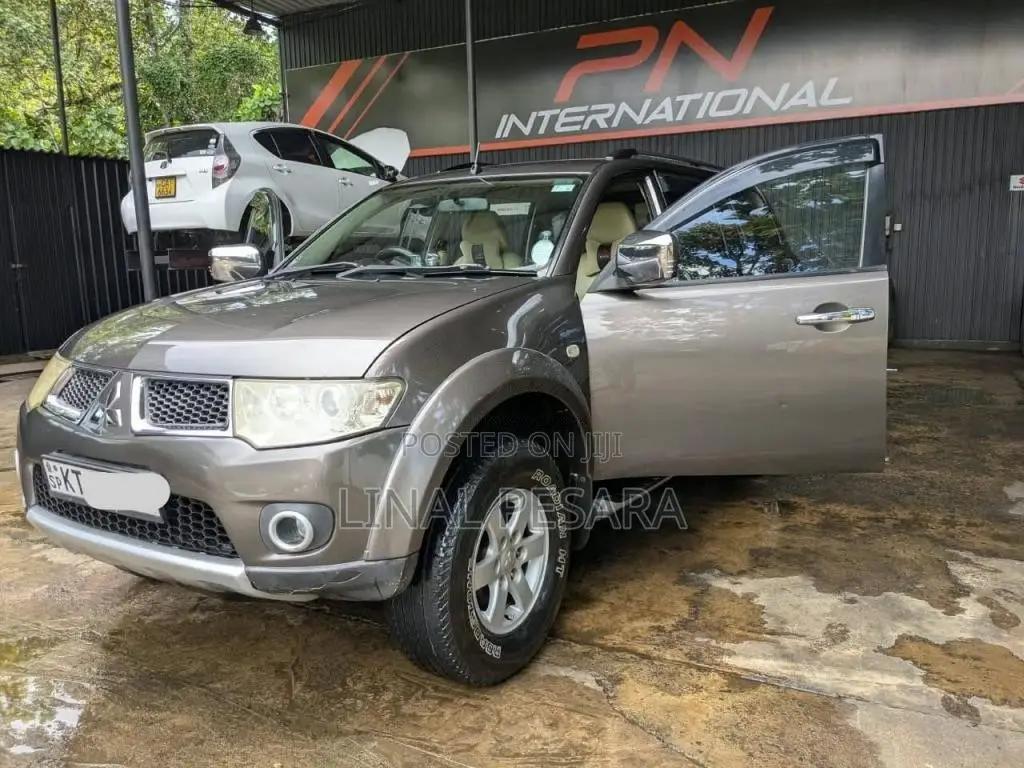 Mitsubishi Montero Sport 2012 SUV (Used)