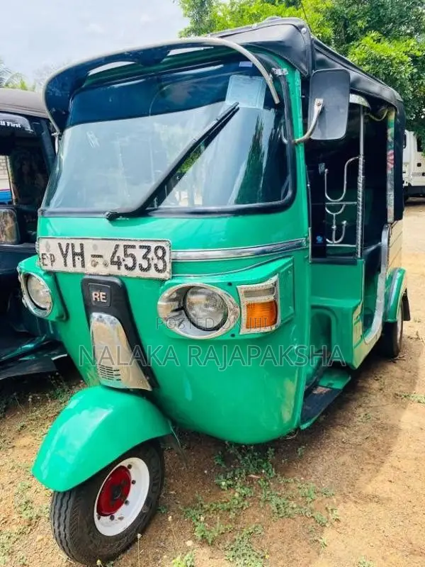 Bajaj 4 stroke 2011 Three Wheel (Used)