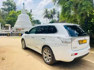 Mitsubishi Outlander 2016 SUV (Used)