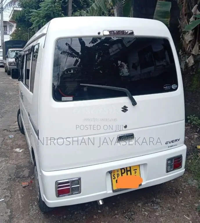 Suzuki DA64 2015 Van (Used)