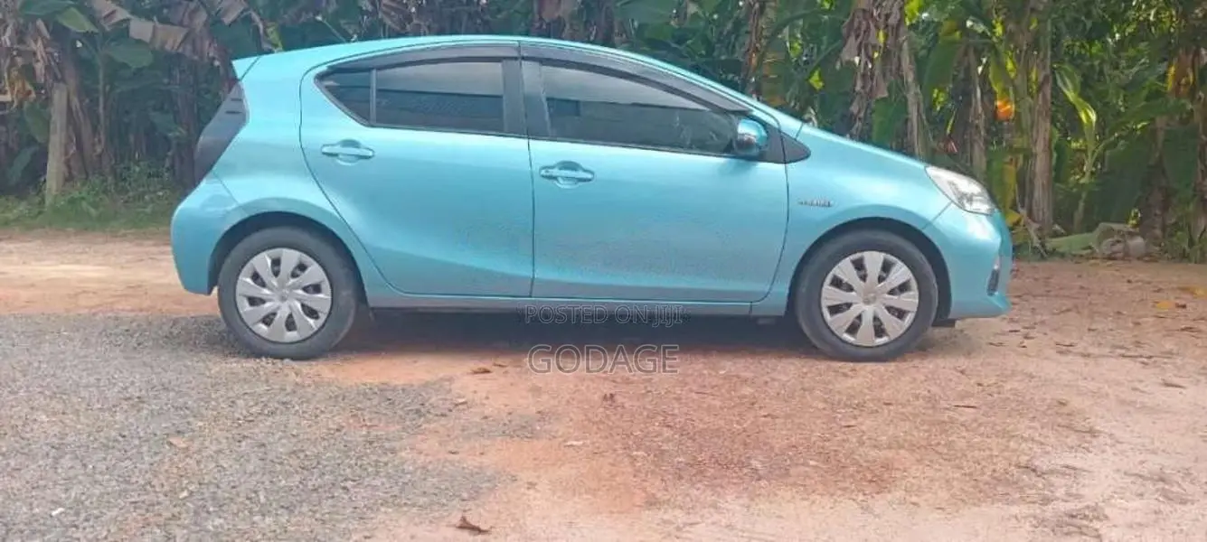 Toyota Aqua 2012 Car (Used)