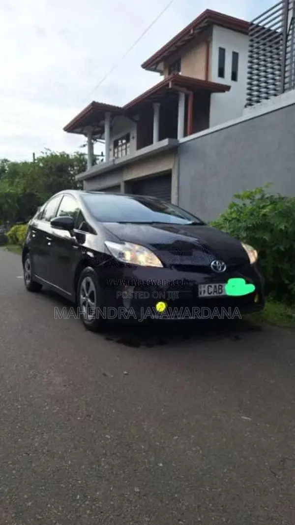 Toyota Prius 2014 Car (Used)