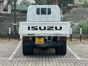 Isuzu NHR 2002 Lorry (Used)