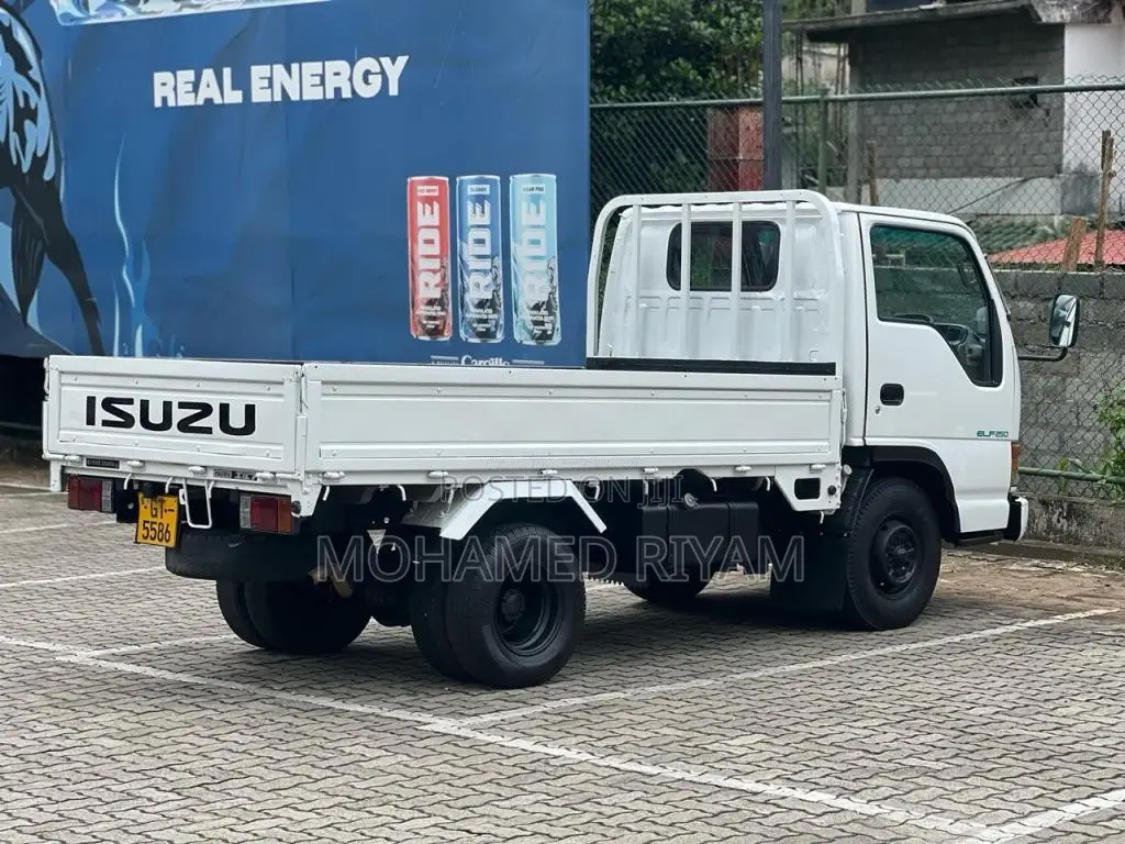 Isuzu NHR 2002 Lorry (Used)