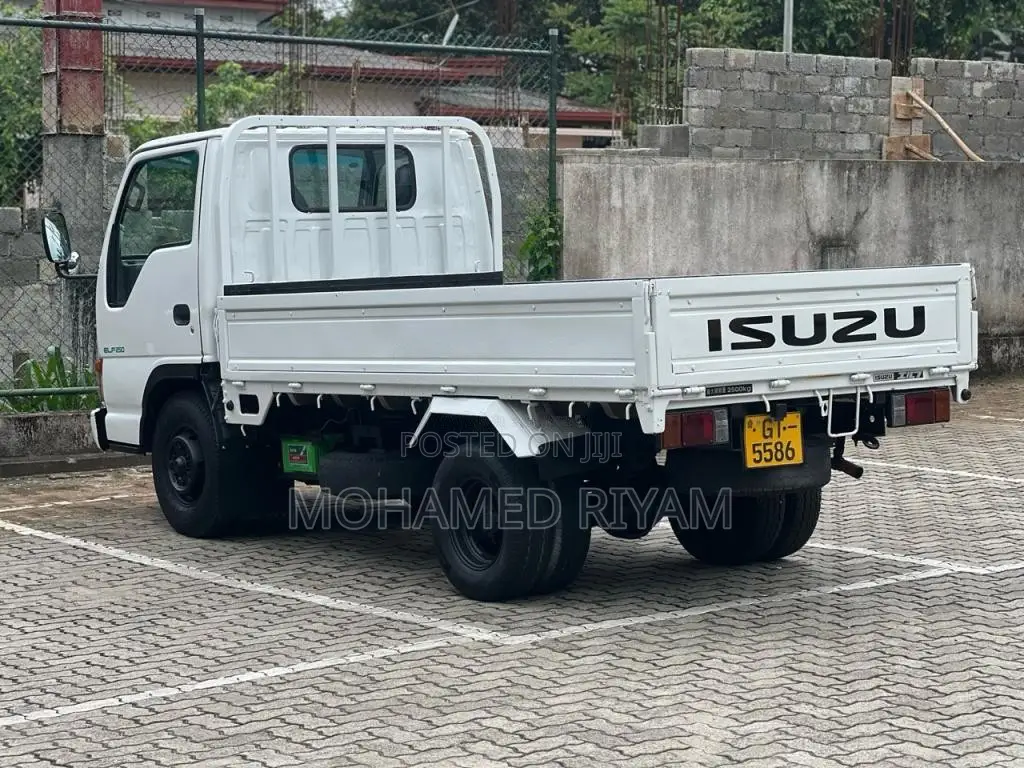 Isuzu NHR 2002 Lorry (Used)