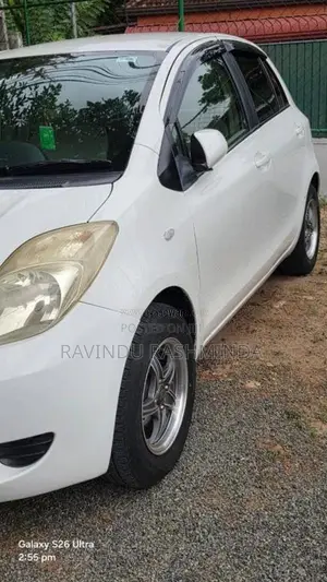 Toyota Vitz 2011 Car (Used)