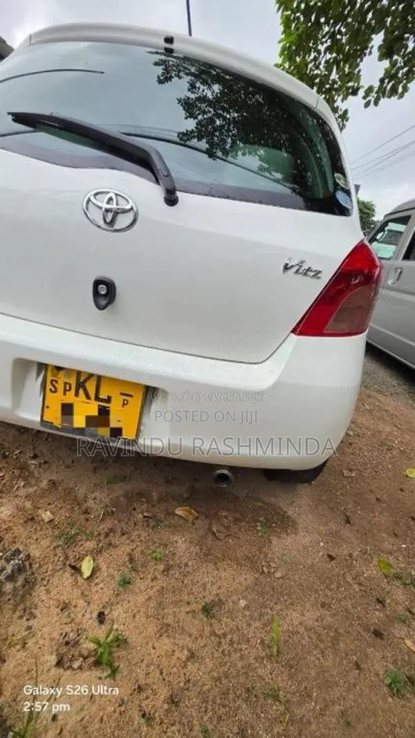 Toyota Vitz 2011 Car (Used)