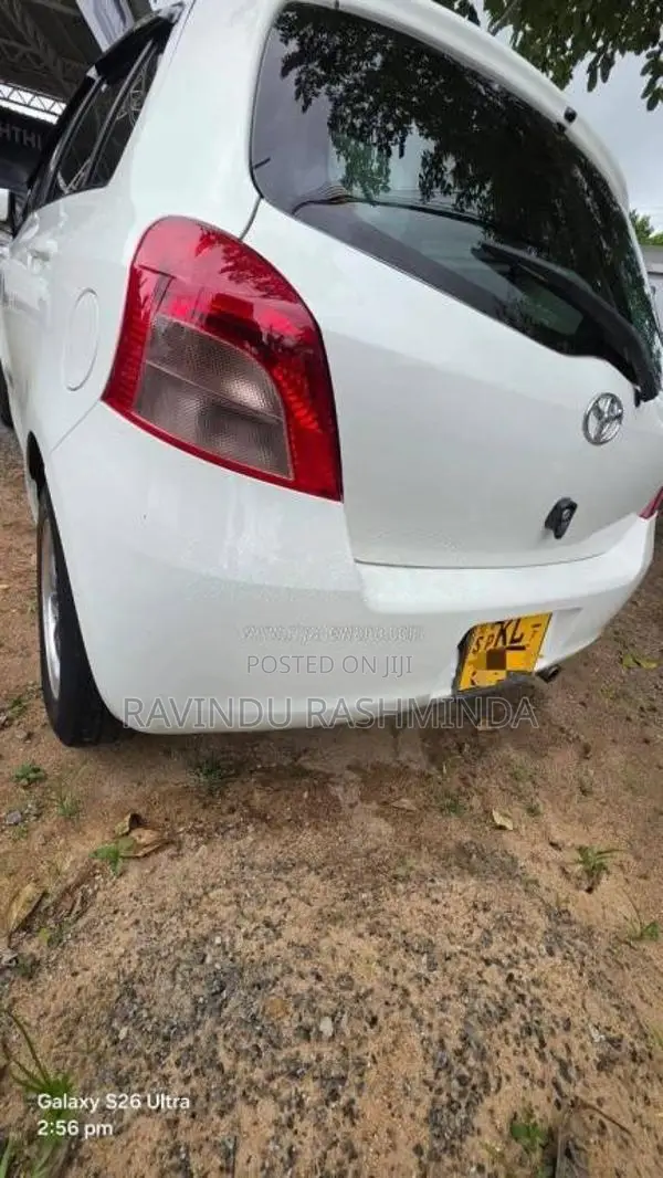 Toyota Vitz 2011 Car (Used)