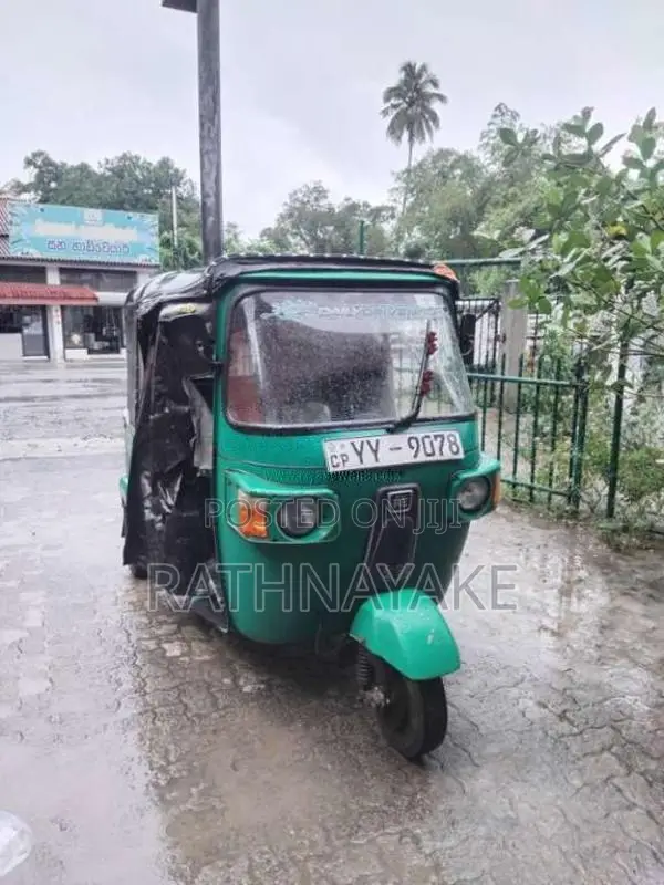 Bajaj 4 Stroke 2013 Three Wheel (Used)