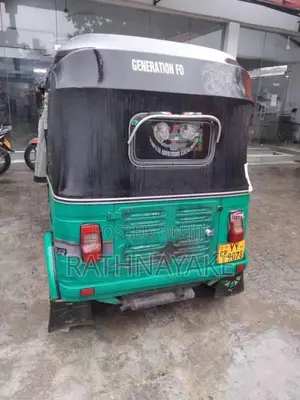 Bajaj 4 Stroke 2013 Three Wheel (Used)