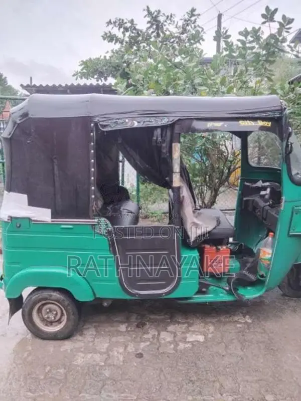 Bajaj 4 Stroke 2013 Three Wheel (Used)