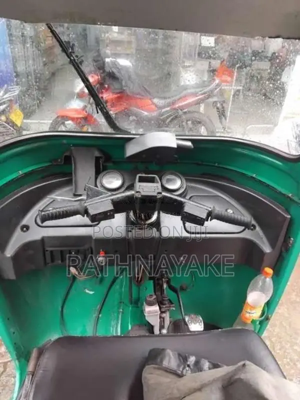 Bajaj 4 Stroke 2013 Three Wheel (Used)