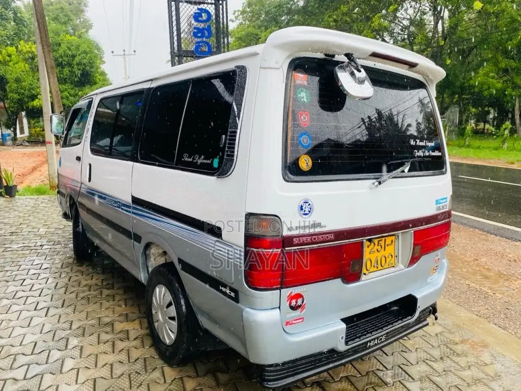 Toyota Dolphin Kota 102 1992 Van (Used)