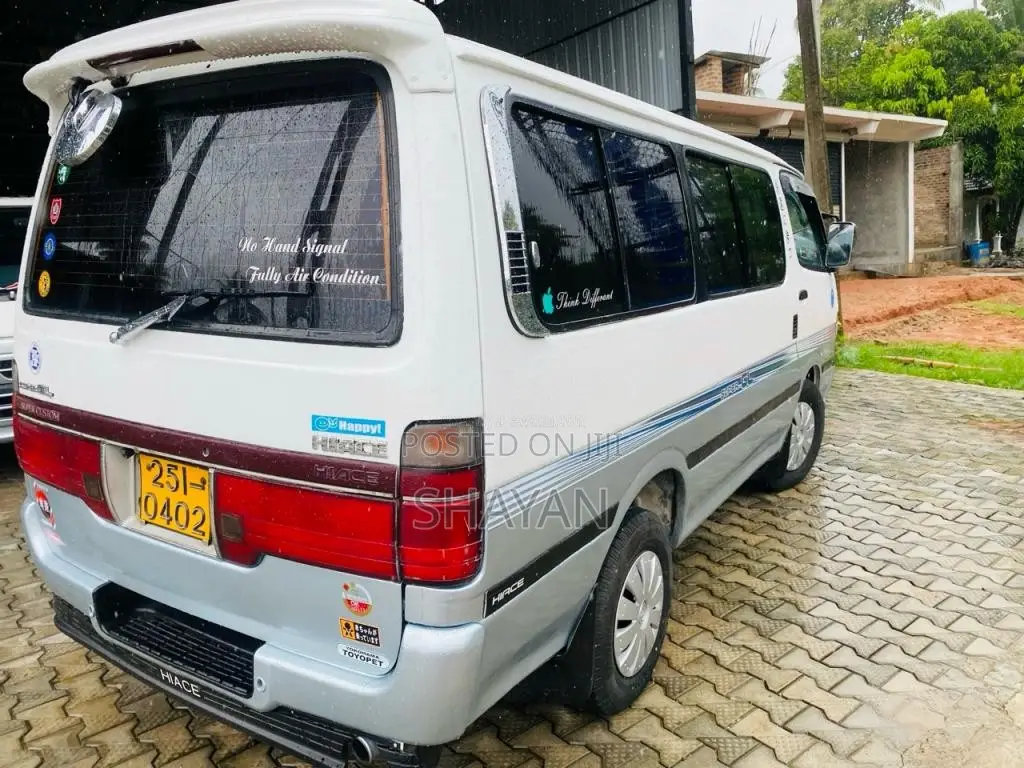 Toyota Dolphin Kota 102 1992 Van (Used)