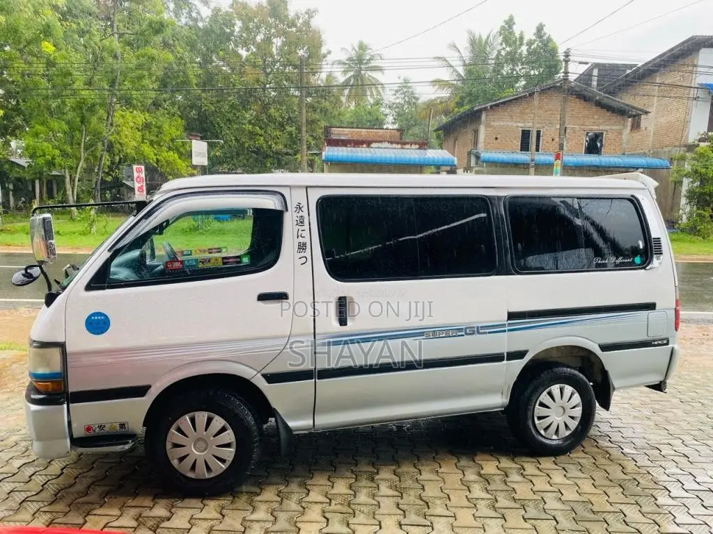 Toyota Dolphin Kota 102 1992 Van (Used)