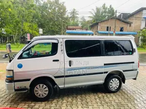 Toyota Dolphin Kota 102 1992 Van (Used)