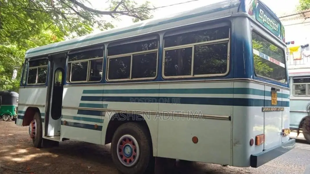 Ashok-Leyland Comet 2002 Bus (Used)