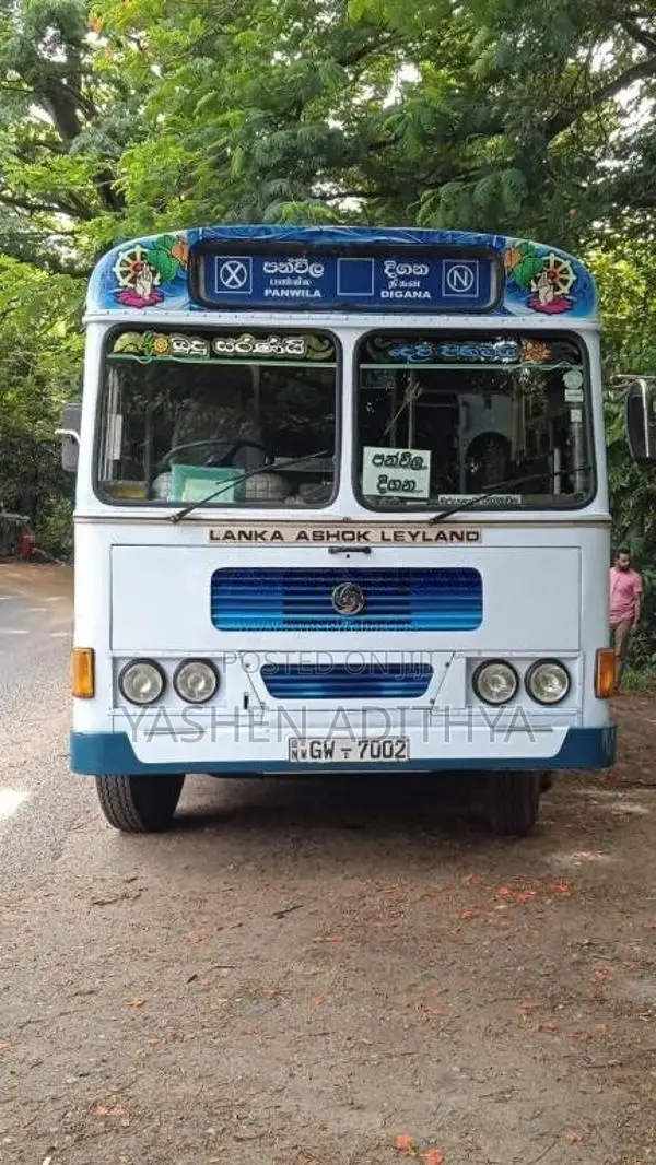 Ashok-Leyland Comet 2002 Bus (Used)