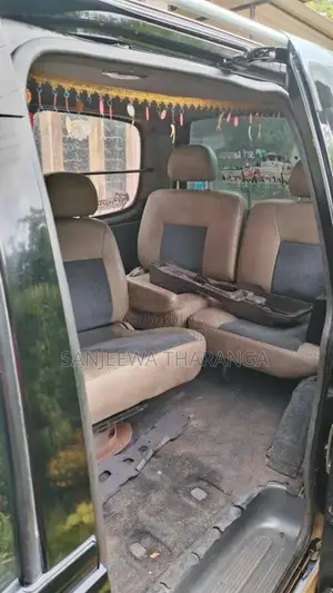 Nissan Serena 1992 Van (Used)