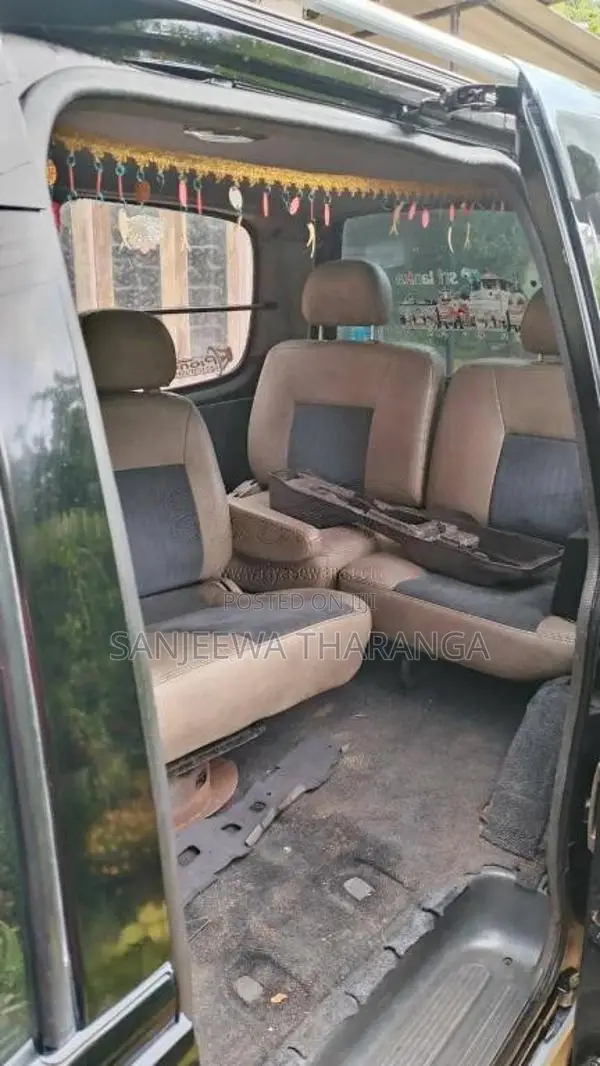 Nissan Serena 1992 Van (Used)