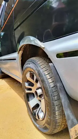 Nissan Serena 1992 Van (Used)