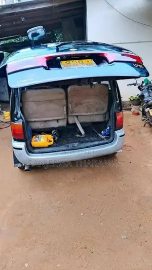 Nissan Serena 1992 Van (Used)