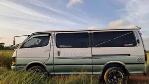 Toyota HIACE DOLPHIN LH113 SUPER GL 2000 Van (Used)