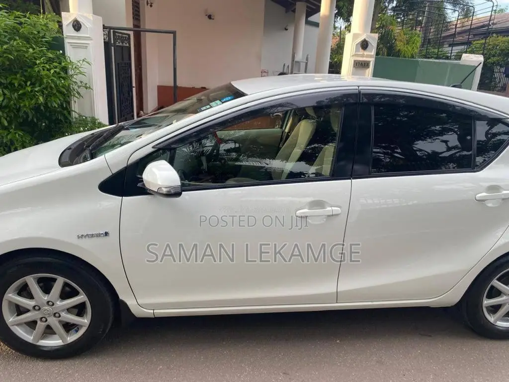 Toyota Aqua S 2013 Car (Used)