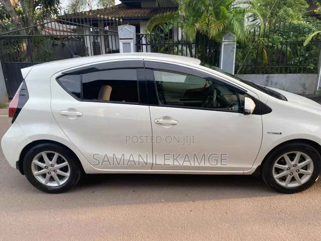 Toyota Aqua S 2013 Car (Used)
