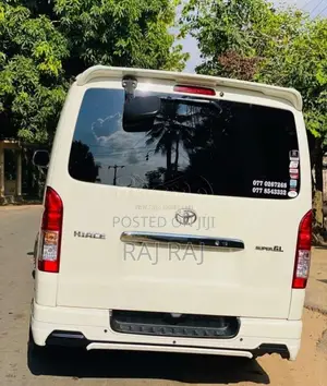 Toyota KDH 2014 Van (Used)