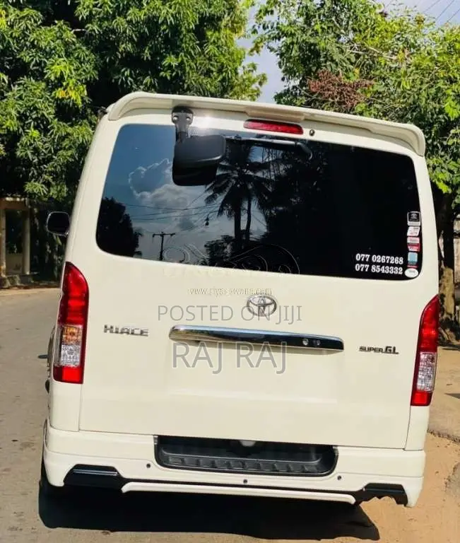 Toyota KDH 2014 Van (Used)
