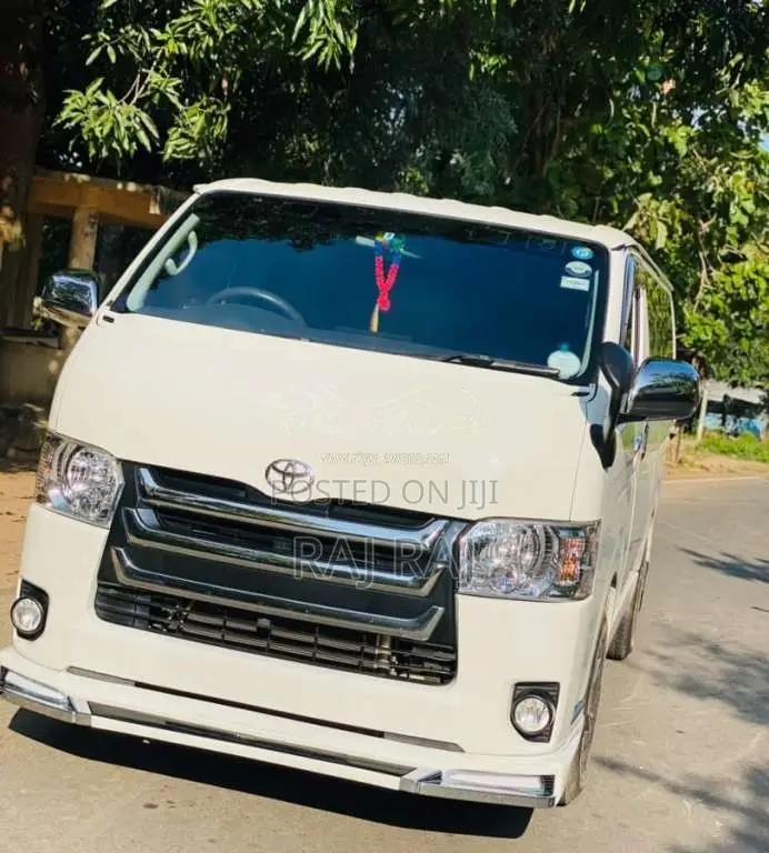 Toyota KDH 2014 Van (Used)