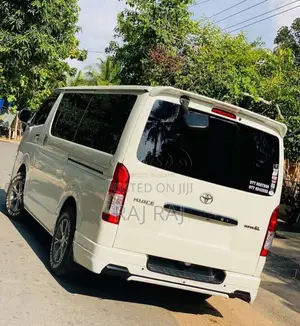 Toyota KDH 2014 Van (Used)