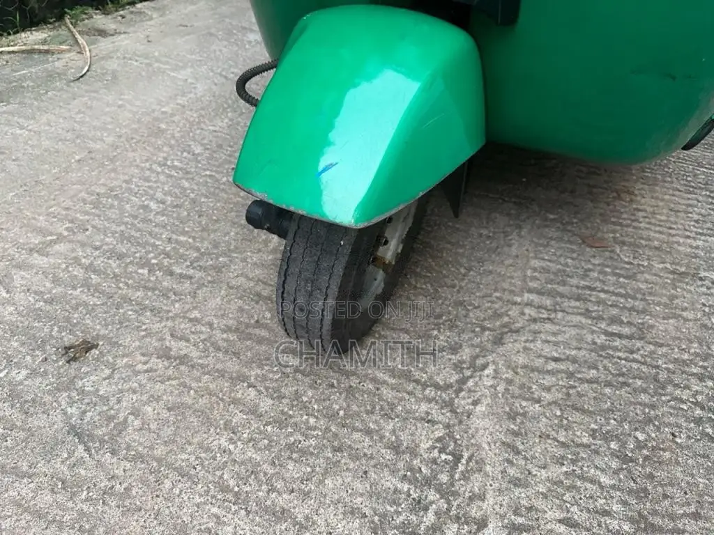 Bajaj 4 Stroke 2010 Three Wheel (Used)