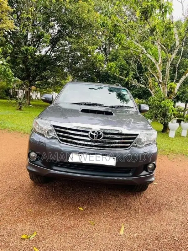 Toyota Fortuner 2013 SUV (Used)