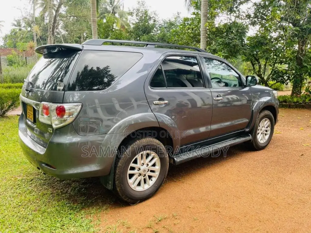 Toyota Fortuner 2013 SUV (Used)