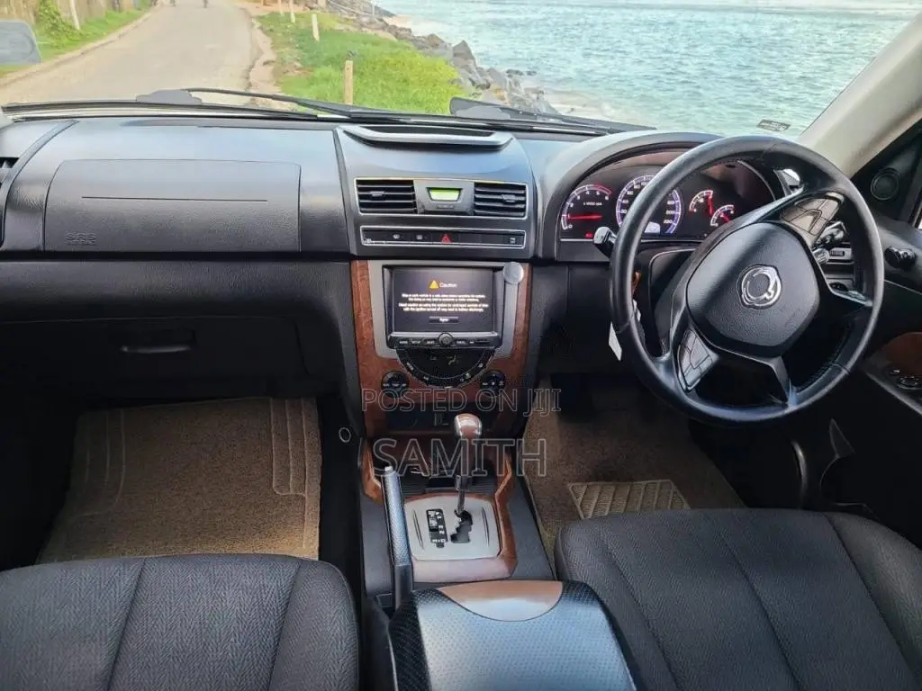 Micro Rexton 2017 SUV (Used)