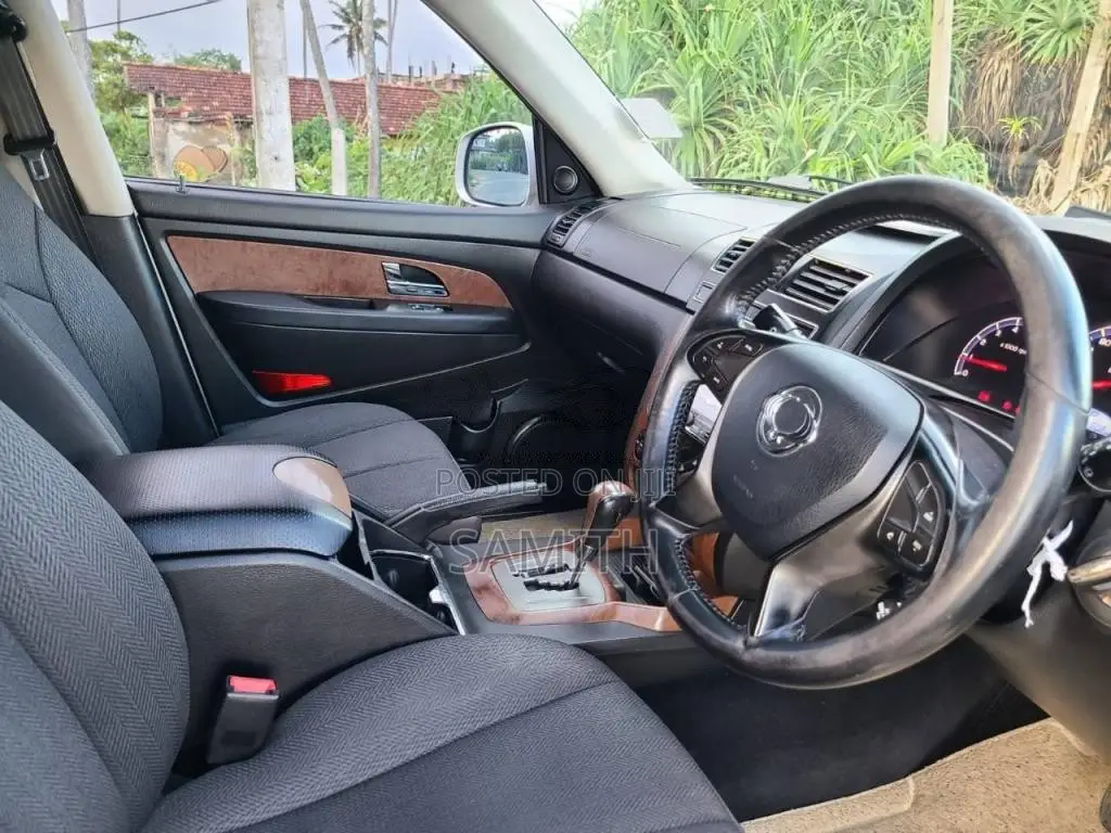 Micro Rexton 2017 SUV (Used)