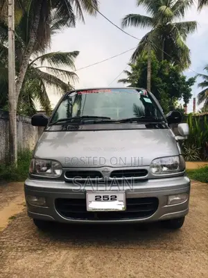 Nissan Serena 1993 Van (Used)