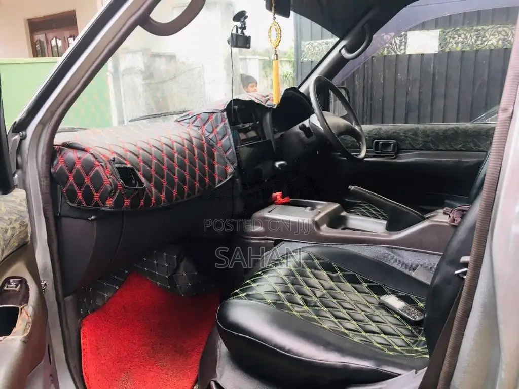 Nissan Serena 1993 Van (Used)