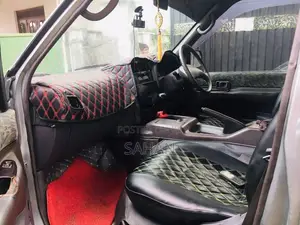 Nissan Serena 1993 Van (Used)
