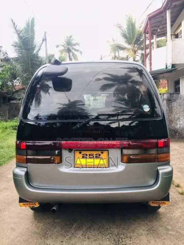 Nissan Serena 1993 Van (Used)
