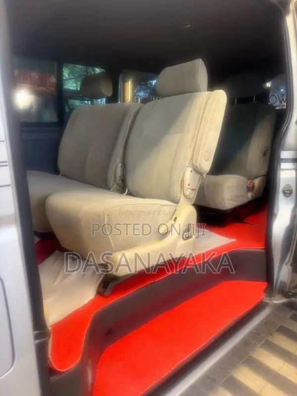 Toyota 200 2007 Van (Used)