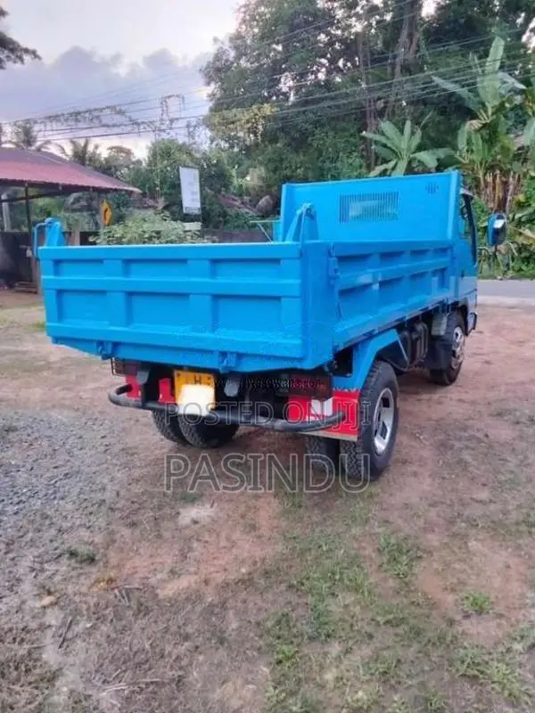 Isuzu Tipper 2003 Lorry (Used)