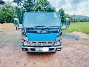 Isuzu Tipper 2003 Lorry (Used)