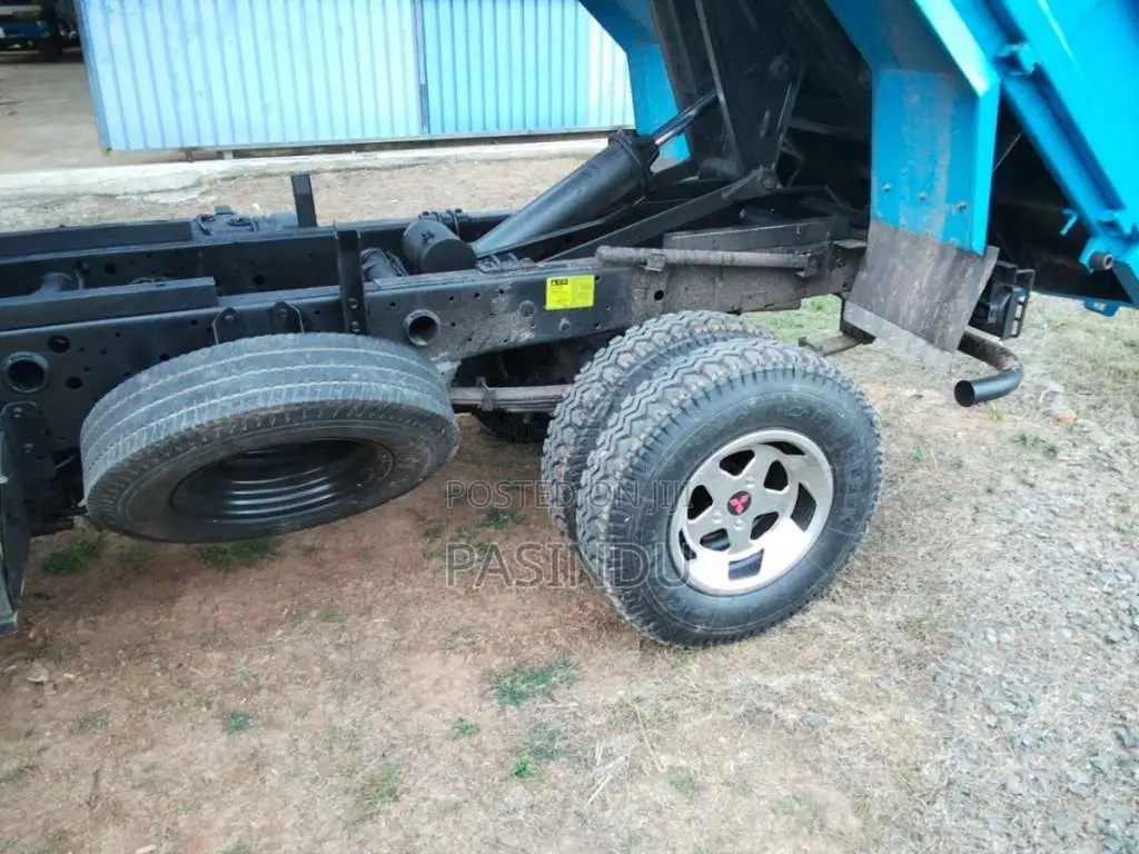 Isuzu Tipper 2003 Lorry (Used)