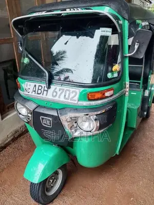 Bajaj 4 Stroke 2015 Three Wheel (Used)